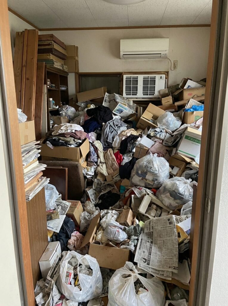 鹿児島県大崎町1DKマンションT様のゴミ屋敷片付け事例 Before