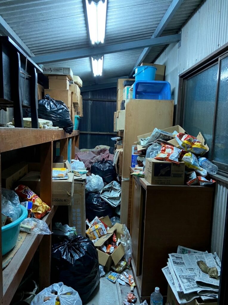 鹿児島県東串良町1KマンションH様のゴミ屋敷片付け事例 Before