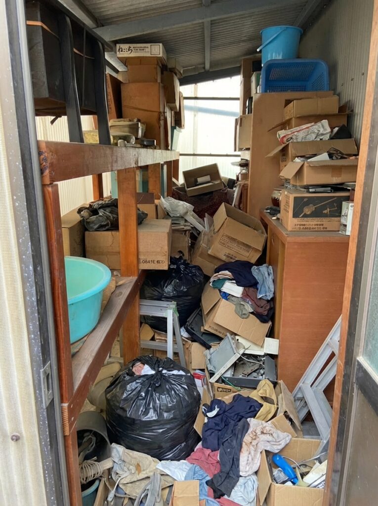 鹿児島県東串良町2LDKマンションM様のゴミ屋敷片付け事例 Before