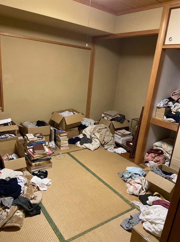 鹿児島県肝付町4LDK戸建てS様のゴミ屋敷片付け事例 Before