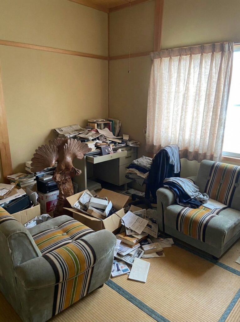 鹿児島県宇検村2LDKアパートN様のゴミ屋敷片付け事例 Before
