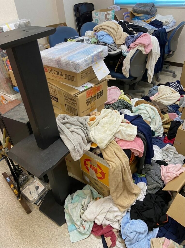 鹿児島県喜界町3LDK戸建てW様のゴミ屋敷片付け事例 Before