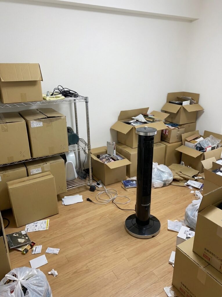 鹿児島県天城町1LDKマンションM様のゴミ屋敷片付け事例 Before