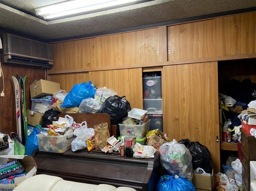 沖縄県宜野湾市5LDK以上戸建てF様のゴミ屋敷片付け事例 Before