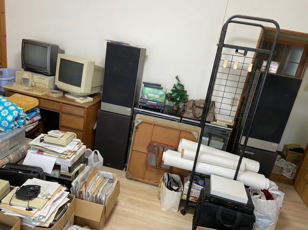 沖縄県石垣市4LDK戸建てU様のゴミ屋敷片付け事例 Before