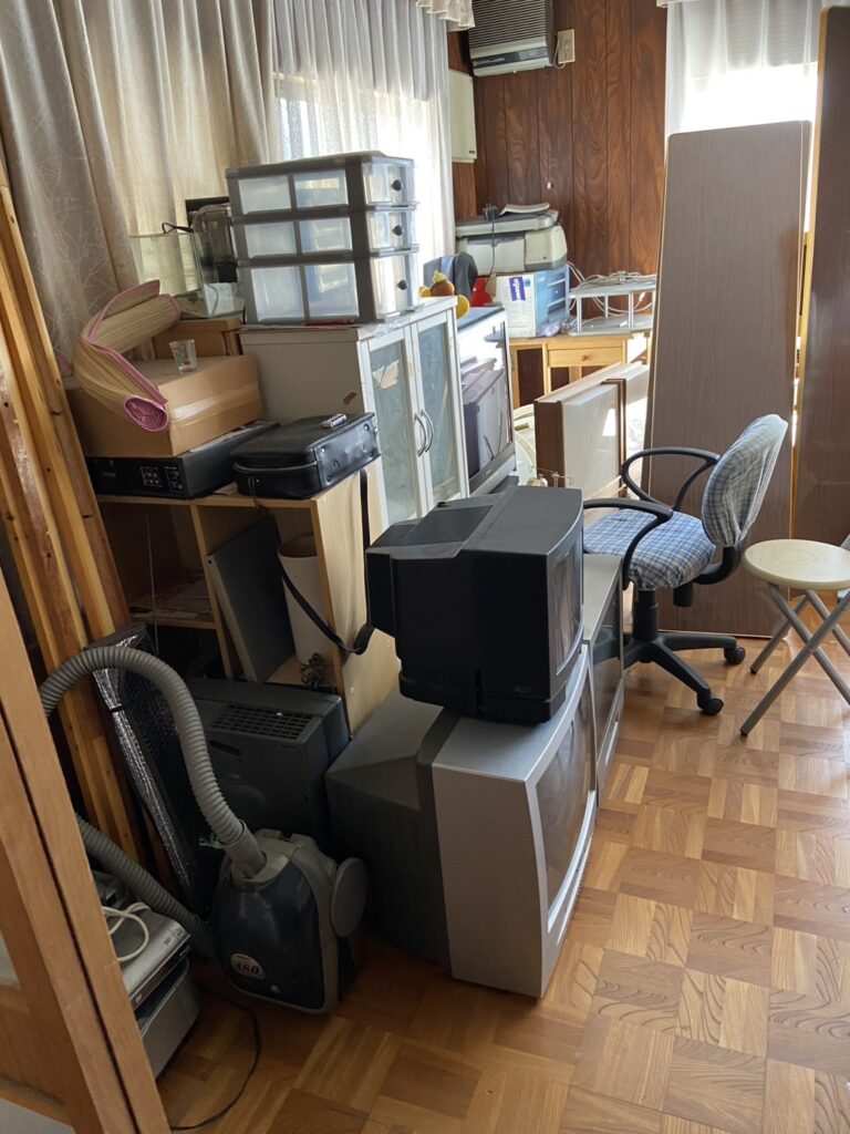 沖縄県糸満市2LDKマンションN様のゴミ屋敷片付け事例 Before