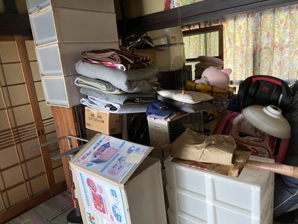 沖縄県うるま市3LDKマンションM様のゴミ屋敷片付け事例 Before