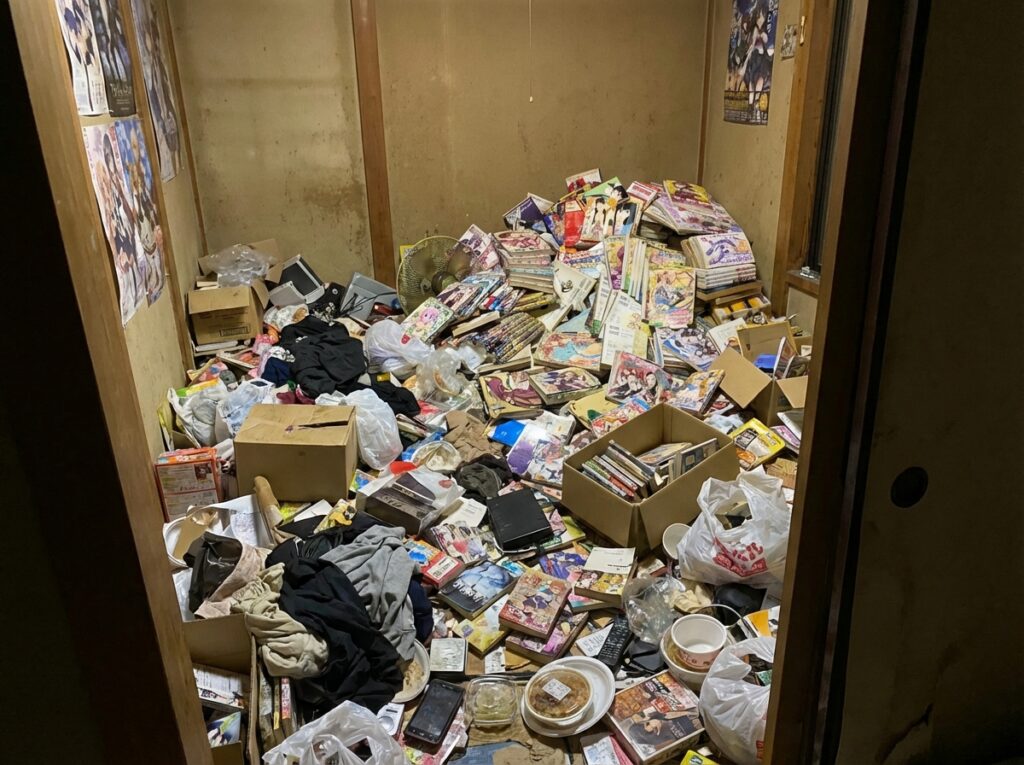 沖縄県東村2DKアパートN様のゴミ屋敷片付け事例 Before