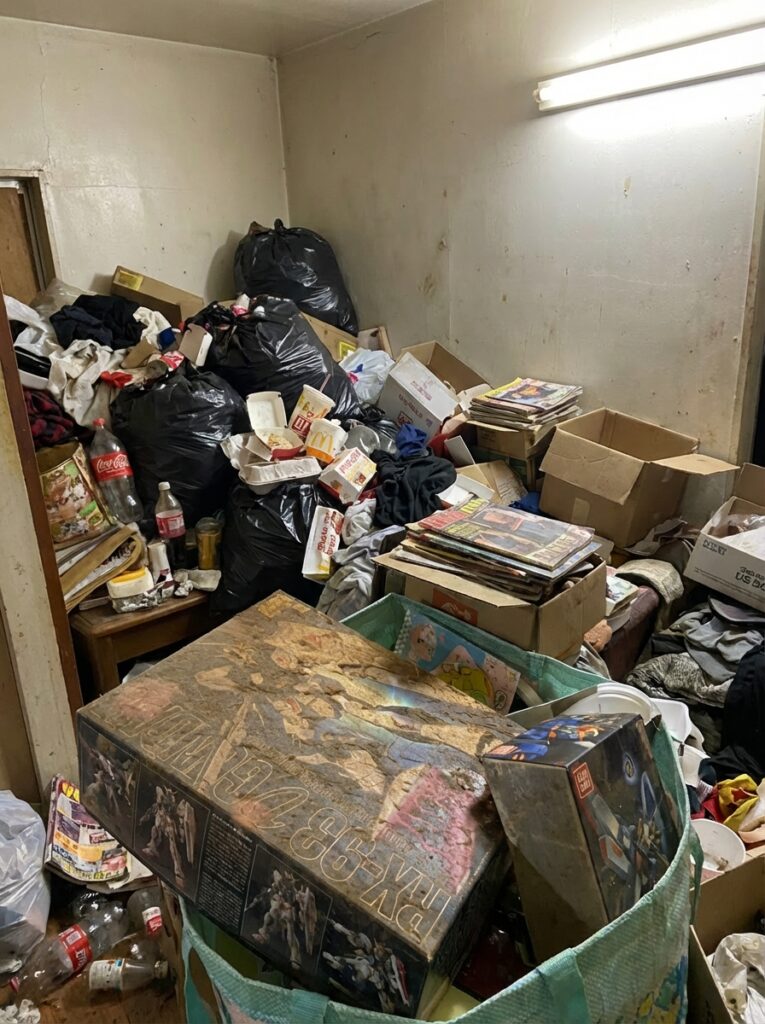 沖縄県今帰仁村4LDK戸建てK様のゴミ屋敷片付け事例 Before