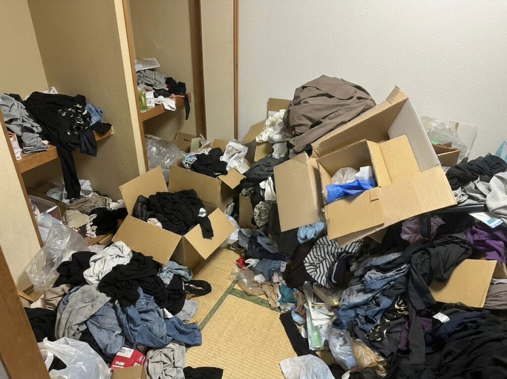 沖縄県金武町3LDK戸建てN様のゴミ屋敷片付け事例 Before