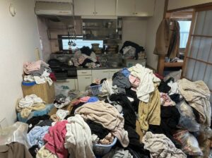 沖縄県伊江村1DKマンションI様のゴミ屋敷片付け事例