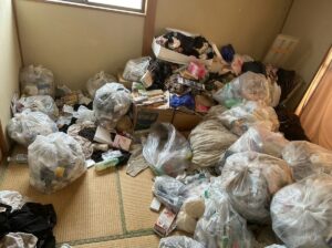沖縄県北谷町1KアパートM様のゴミ屋敷片付け事例