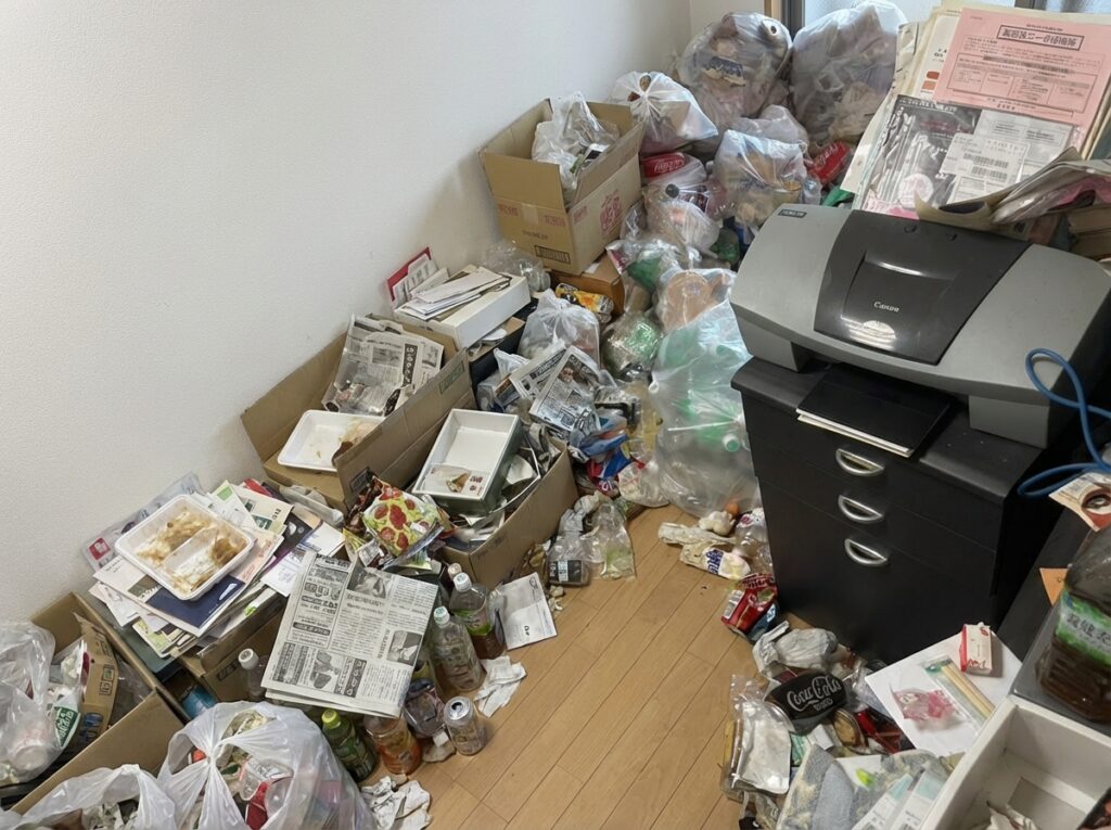沖縄県中城村2DK戸建てK様のゴミ屋敷片付け事例 Before