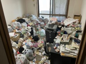 沖縄県西原町2LDKマンションO様のゴミ屋敷片付け事例