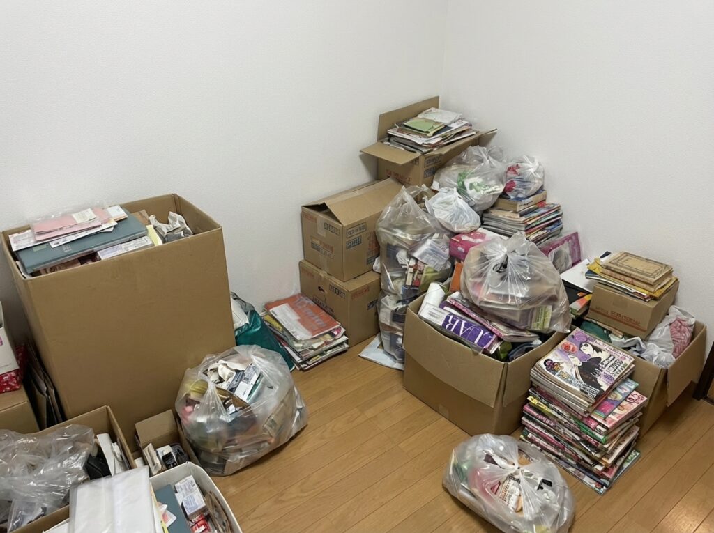 沖縄県西原町1KアパートY様のゴミ屋敷片付け事例 Before