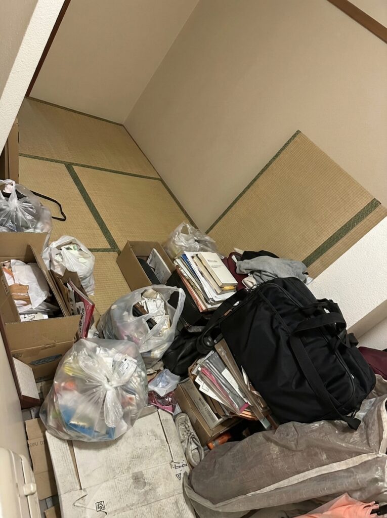 沖縄県八重瀬町3LDK戸建てE様のゴミ屋敷片付け事例 Before