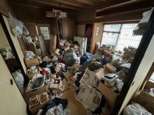 沖縄県竹富町2LDKマンションY様のゴミ屋敷片付け事例