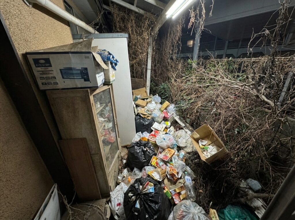 北海道札幌市中央区2LDK戸建て（一軒家）E様のゴミ屋敷片付け事例 Before