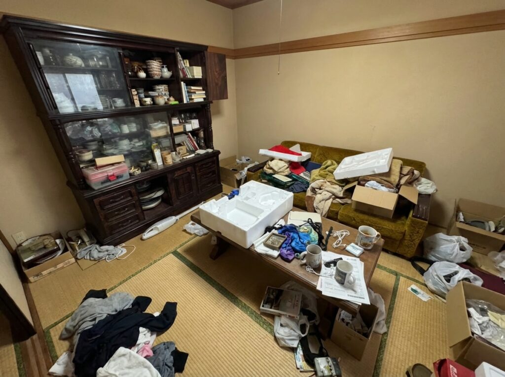 北海道札幌市白石区1KアパートE様のゴミ屋敷片付け事例 Before