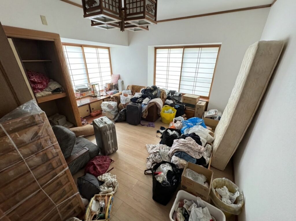 北海道札幌市白石区2LDKアパートS様のゴミ屋敷片付け事例 Before