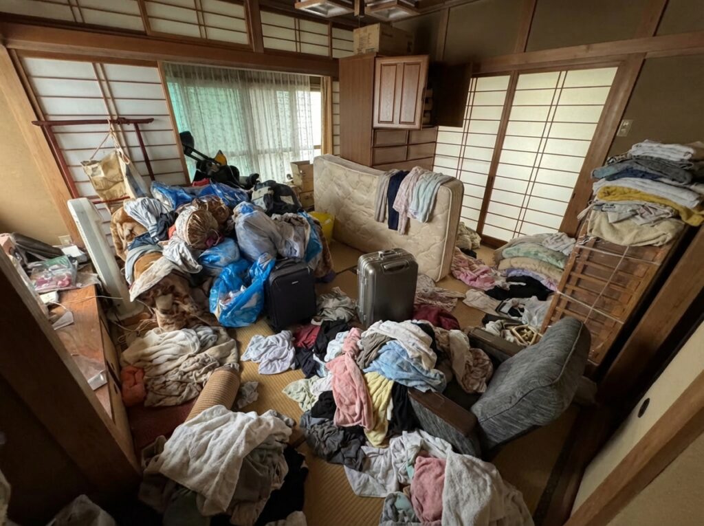 北海道札幌市豊平区1KアパートK様のゴミ屋敷片付け事例 Before