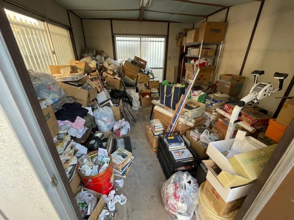 北海道札幌市清田区1RアパートS様のゴミ屋敷片付け事例 Before