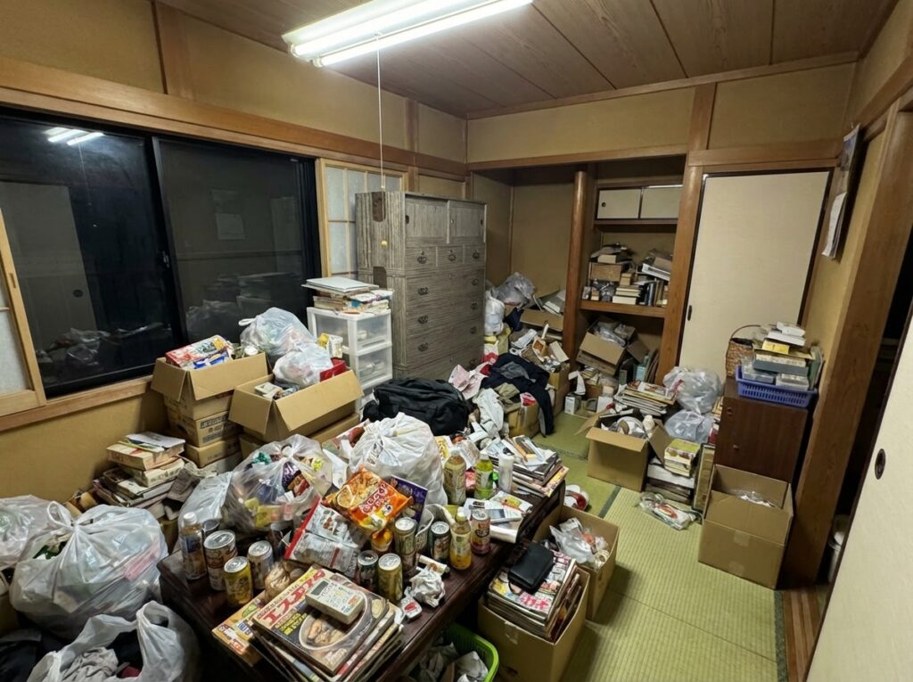 北海道北見市1KアパートK様のゴミ屋敷片付け事例 Before