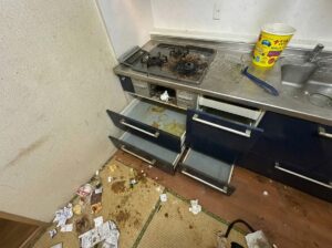 北海道苫小牧市2DKアパートH様のゴミ屋敷片付け事例