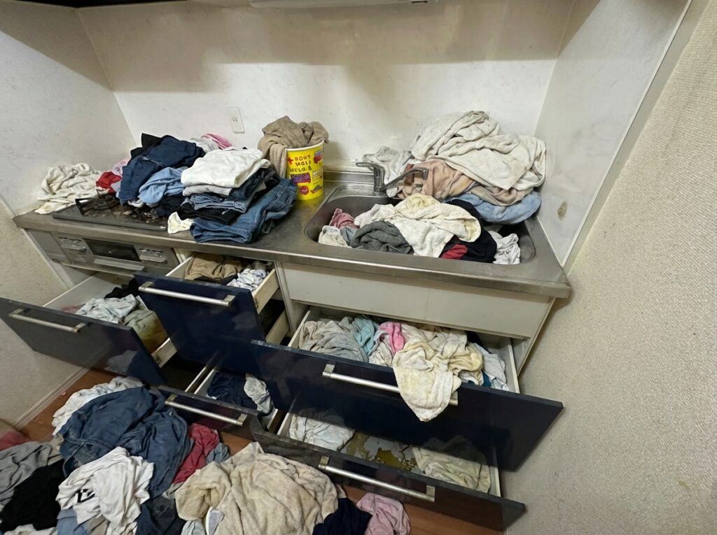 北海道赤平市3LDK以上戸建て（一軒家）F様のゴミ屋敷片付け事例 Before
