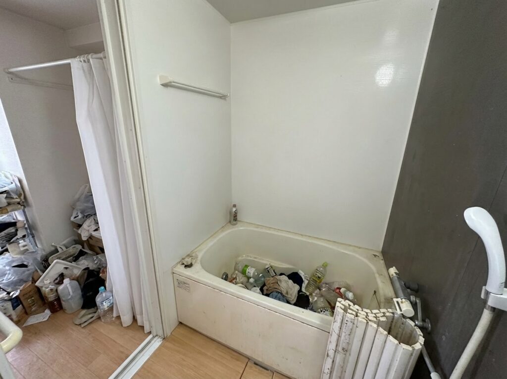 北海道紋別市4LDK戸建て（一軒家）T様のゴミ屋敷片付け事例 Before