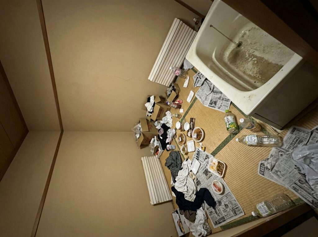 北海道名寄市1DKマンションO様のゴミ屋敷片付け事例 Before