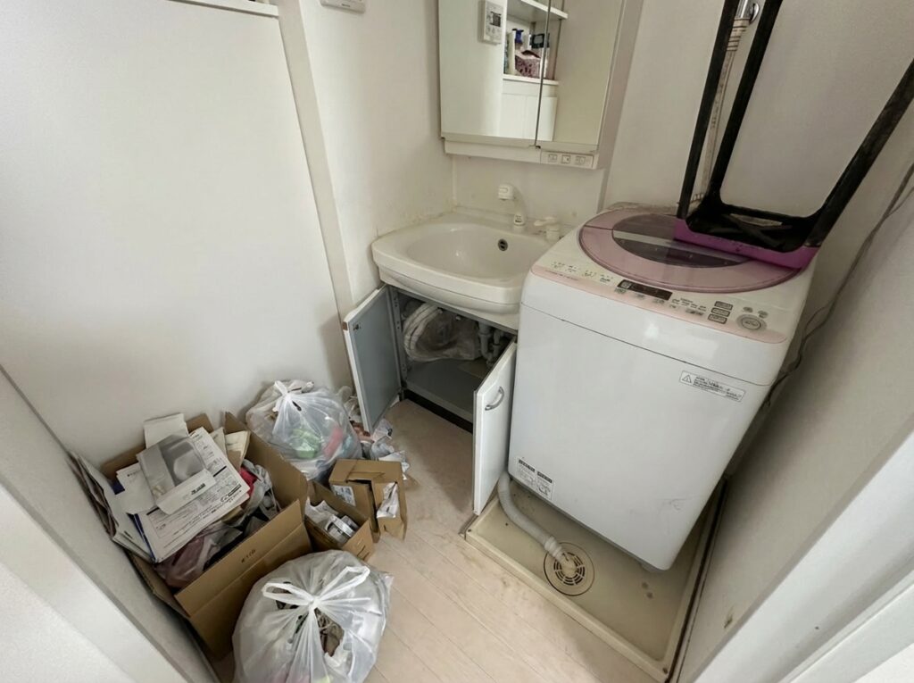 北海道根室市2DKアパートS様のゴミ屋敷片付け事例 Before