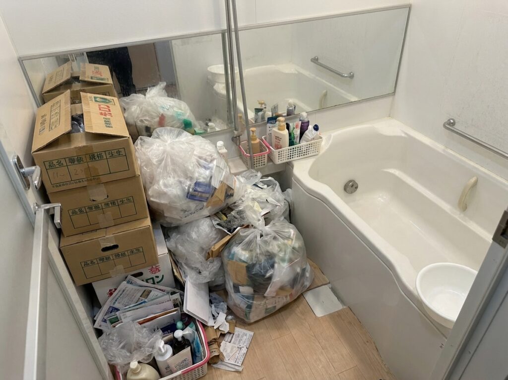北海道滝川市2DKマンションS様のゴミ屋敷片付け事例 Before