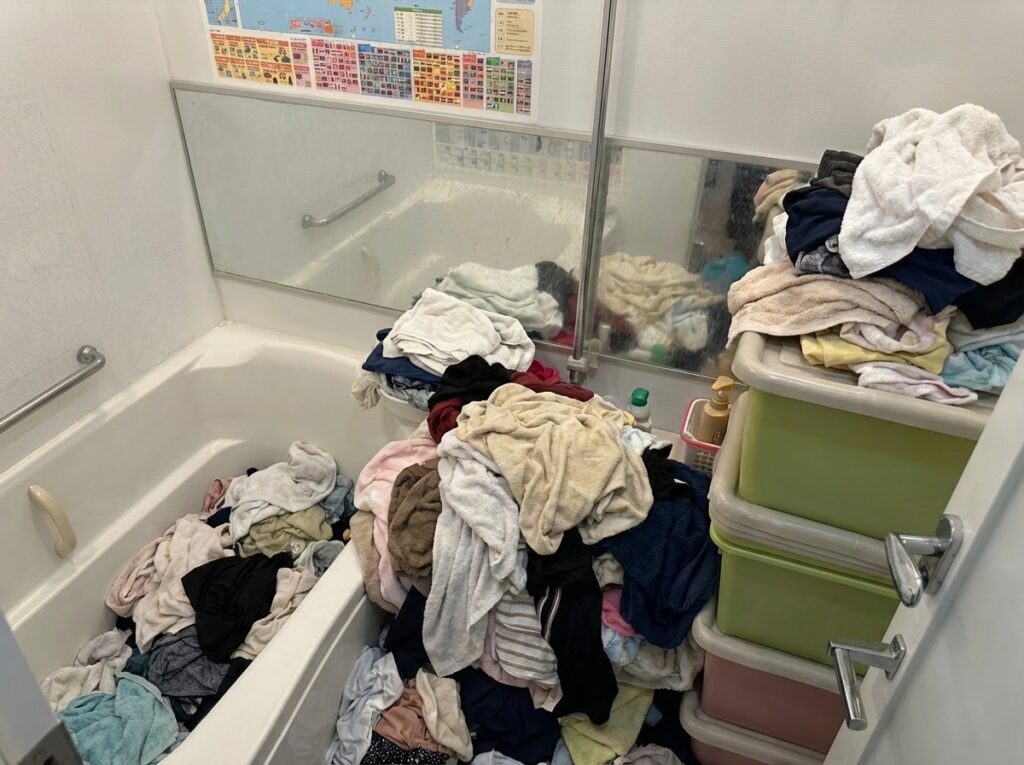 北海道砂川市5LDK以上二世帯住宅K様のゴミ屋敷片付け事例 Before