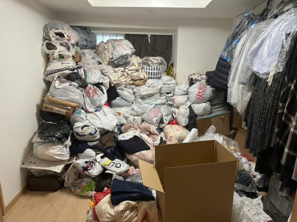 北海道登別市2LDKマンションH様のゴミ屋敷片付け事例 Before