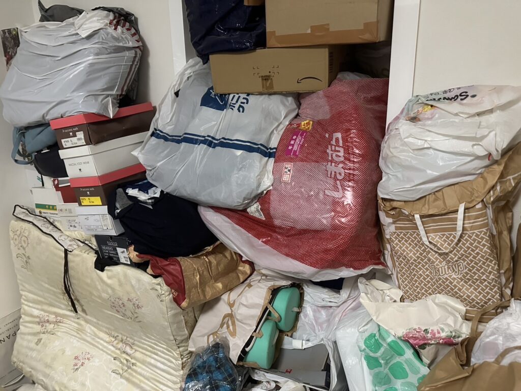 北海道北広島市1DK店舗兼住宅S様のゴミ屋敷片付け事例 Before