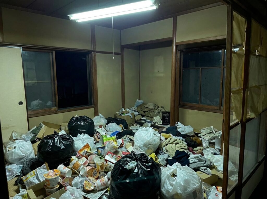 北海道北斗市3LDK以上戸建て（一軒家）U様のゴミ屋敷片付け事例 Before