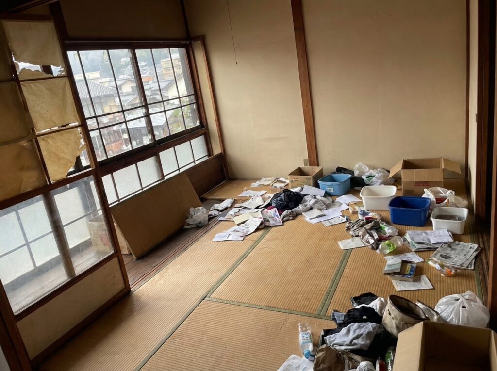 北海道当別町1KアパートK様のゴミ屋敷片付け事例 Before