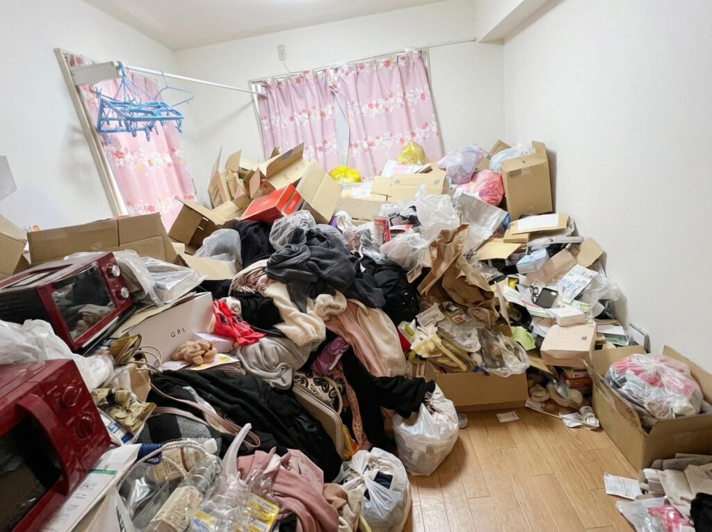 北海道当別町1RマンションT様のゴミ屋敷片付け事例 Before