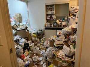 北海道今金町1RアパートE様のゴミ屋敷片付け事例