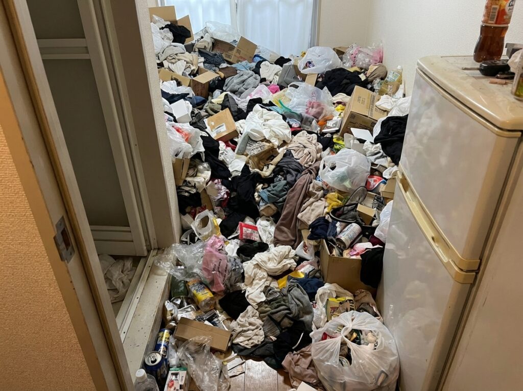 北海道島牧村1RマンションW様のゴミ屋敷片付け事例 Before