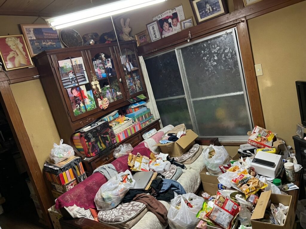 北海道留寿都村2LDKマンションN様のゴミ屋敷片付け事例 Before