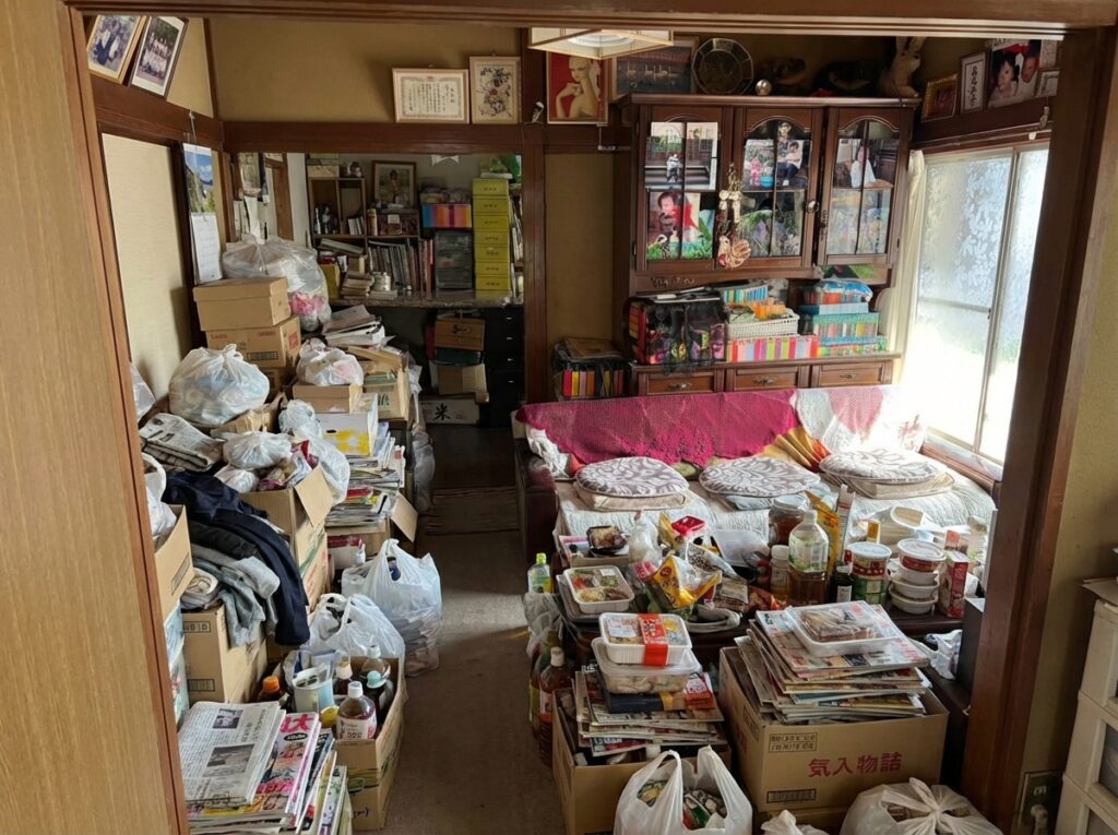 北海道留寿都村1KアパートK様のゴミ屋敷片付け事例 Before