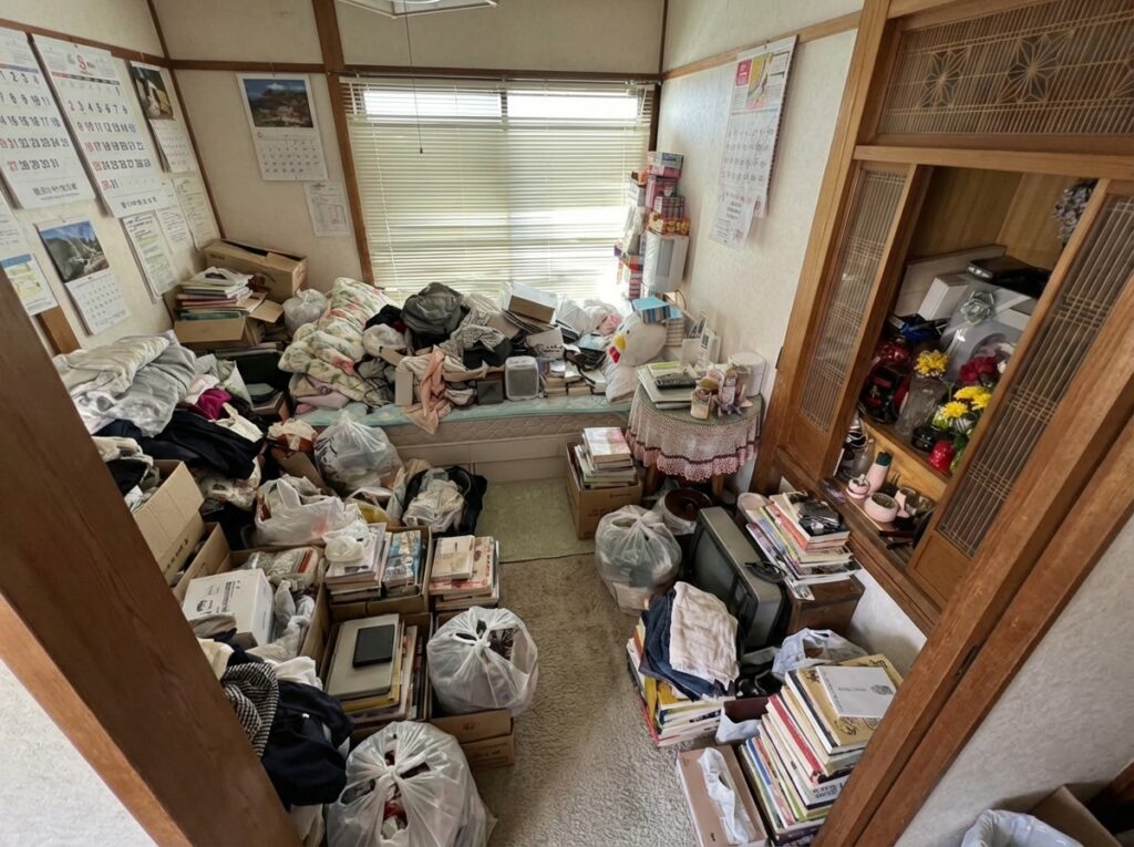 北海道京極町1LDK店舗兼住宅S様のゴミ屋敷片付け事例 Before