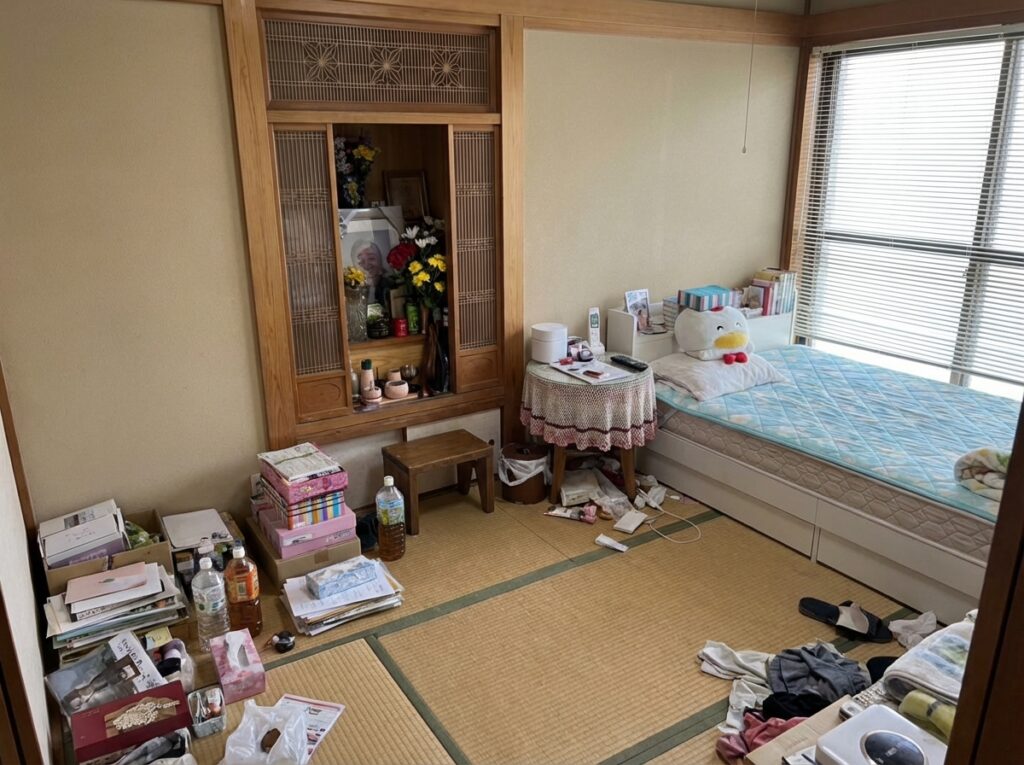 北海道倶知安町1RアパートH様のゴミ屋敷片付け事例 Before