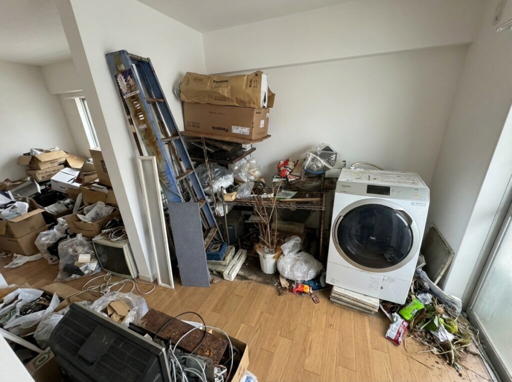 北海道泊村2DKマンションA様のゴミ屋敷片付け事例 Before