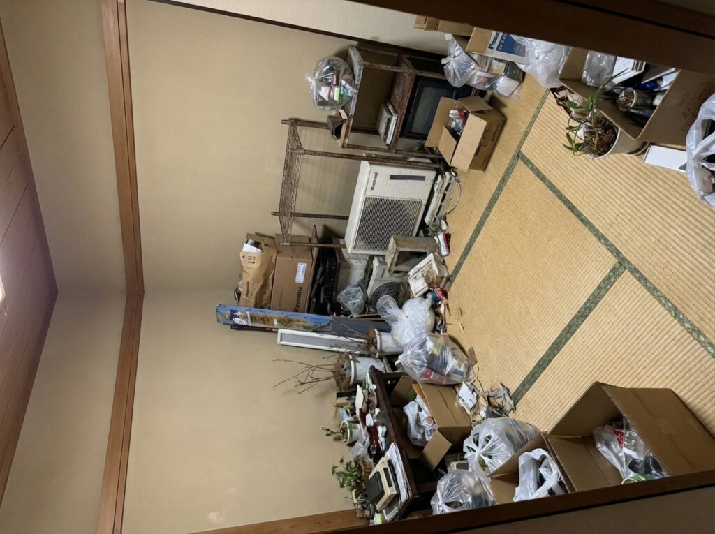 北海道神恵内村2LDKマンションY様のゴミ屋敷片付け事例 Before