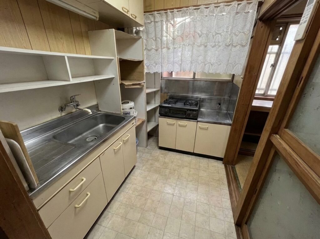 北海道積丹町4LDK店舗兼住宅I様のゴミ屋敷片付け事例 After