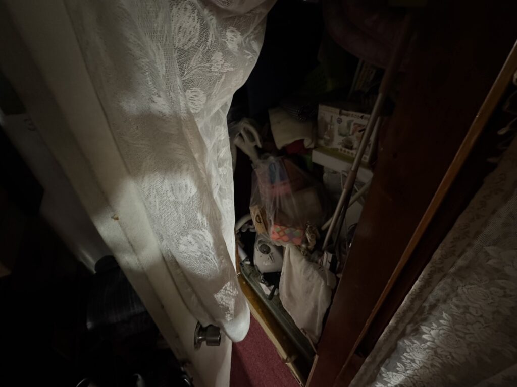 北海道奈井江町1LDKマンションT様のゴミ屋敷片付け事例 Before