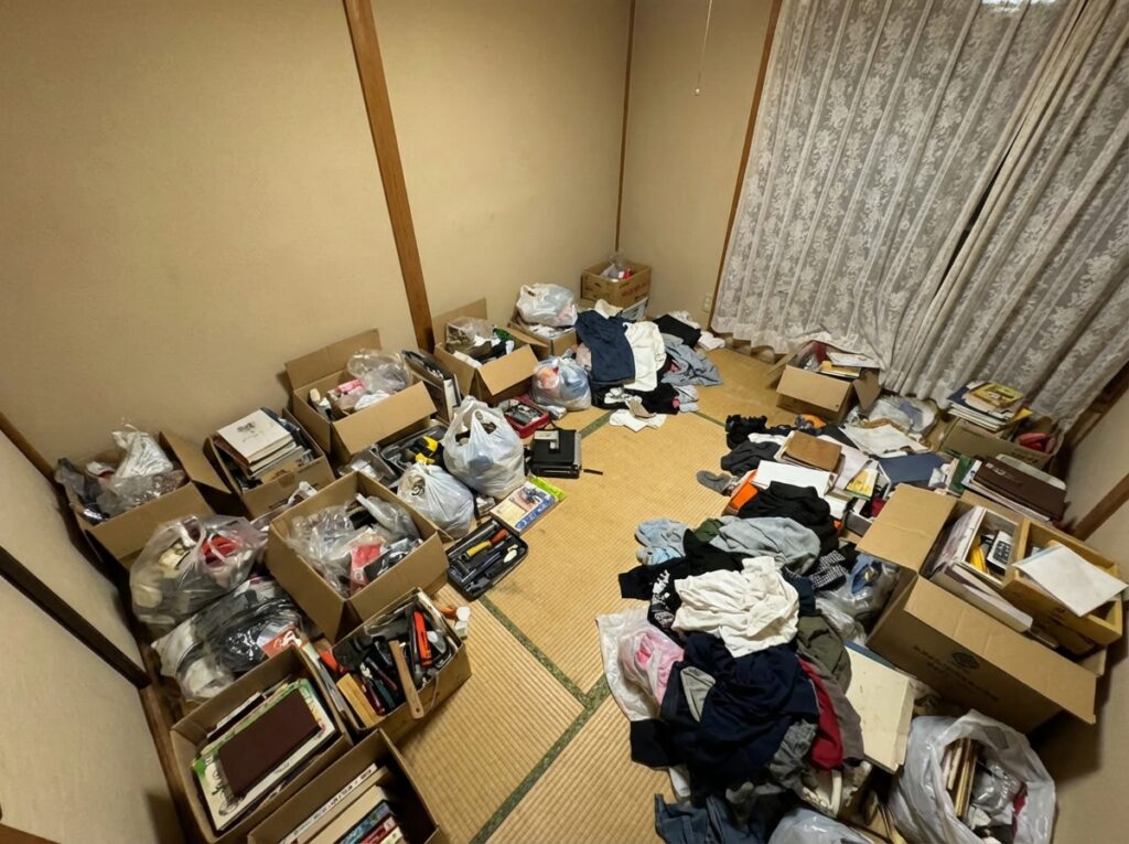 北海道余市町1DKマンションN様のゴミ屋敷片付け事例 Before